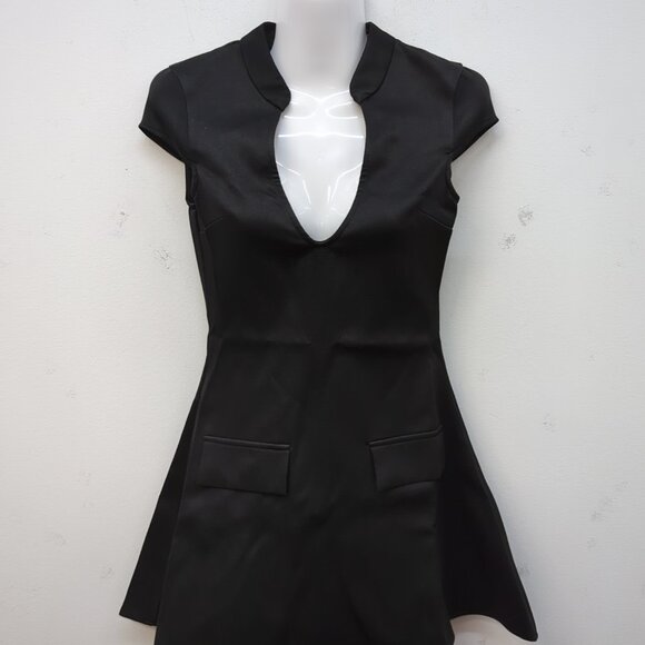 Pretty Little Thing Woven Structured Shift Women's Dress US 2P Black - Picture 1 of 9